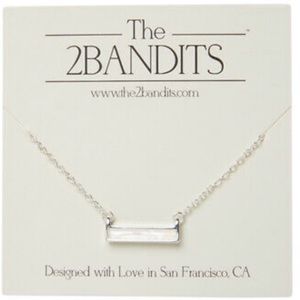 NWT. Timeless iridescent necklace